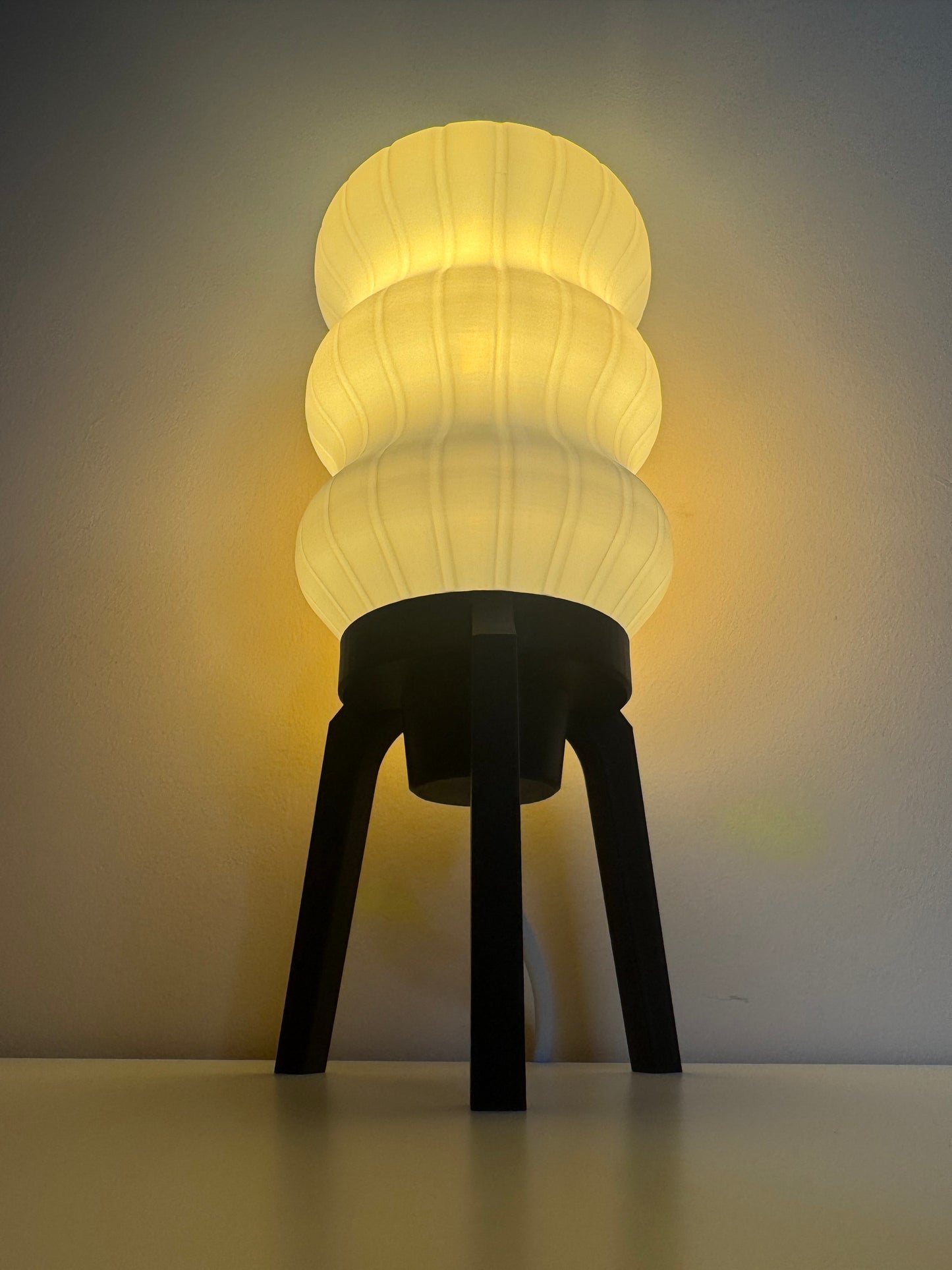 Lampa L06
